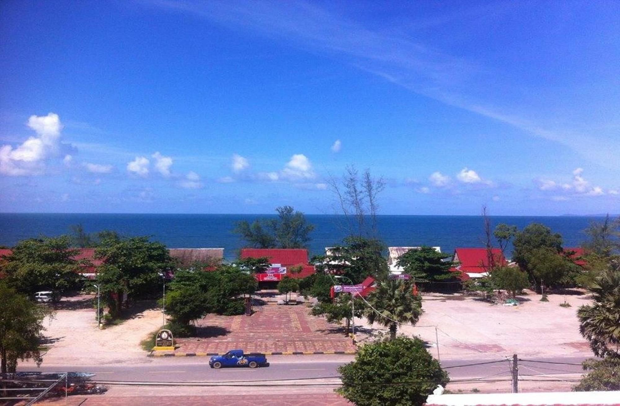 White Beach Hotel Sihanoukville Exteriör bild