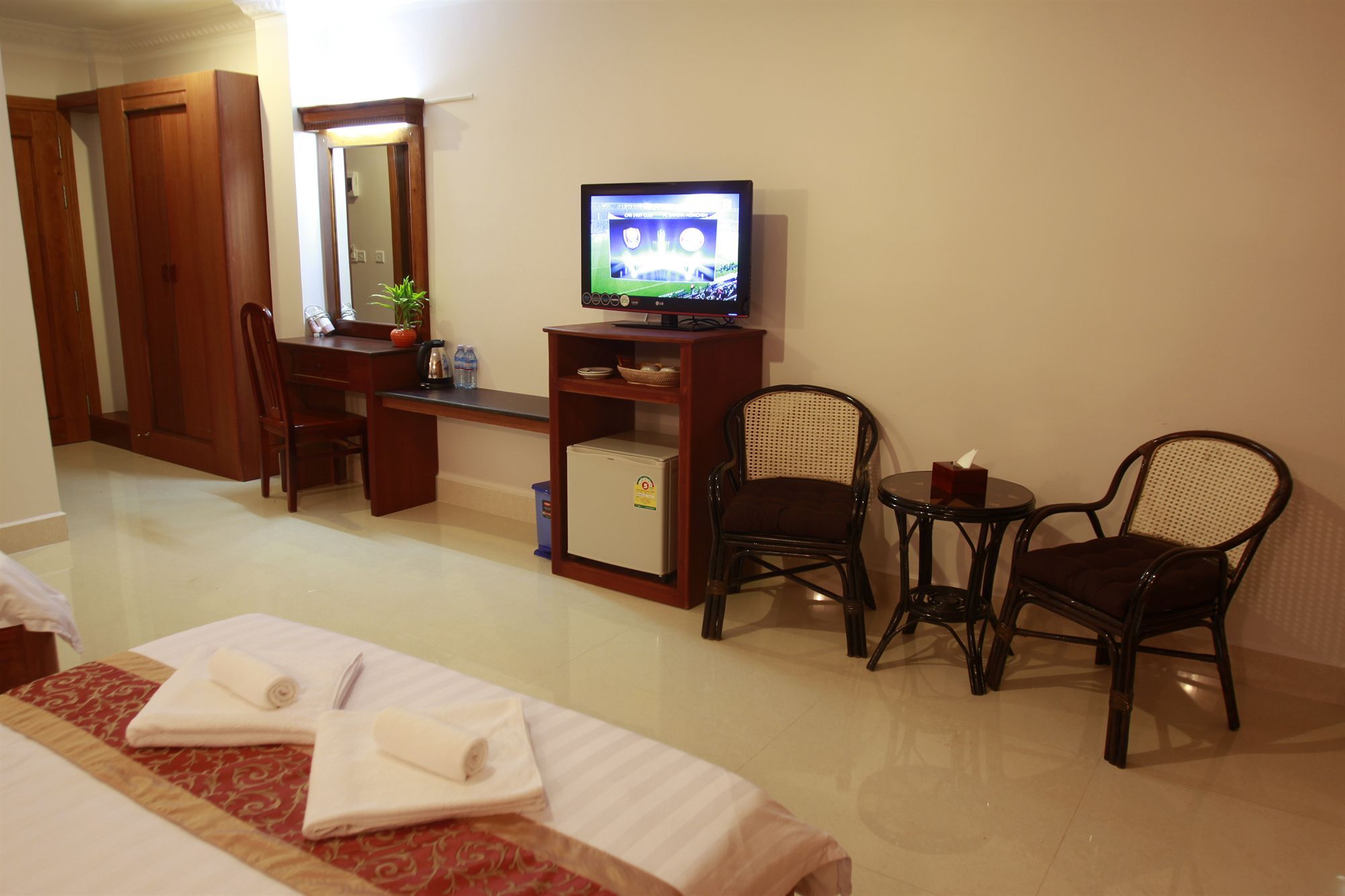 White Beach Hotel Sihanoukville Exteriör bild